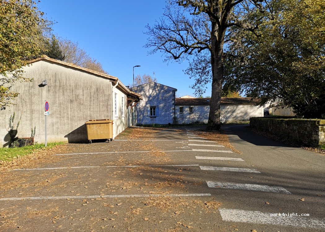 (17500) Jonzac - Rue des Pierrières — foto 4