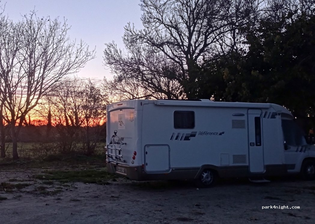 (17730) Port-des-Barques - 1-45 Avenue des Sports — foto 4