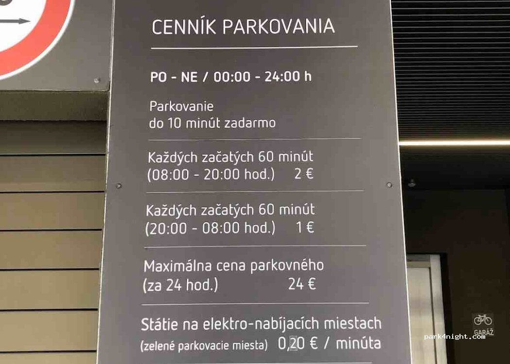 (811 09) Bratislava - 14/B Továrenská — foto
