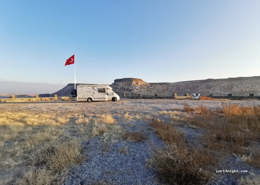 (50230) Tatların - Unnamed Road — foto