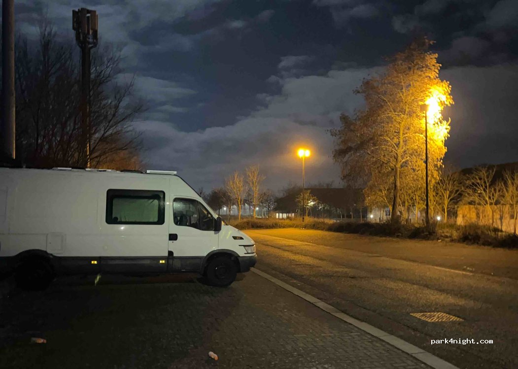 (MK6 5EJ) Milton Keynes - Rainbow Dr — foto
