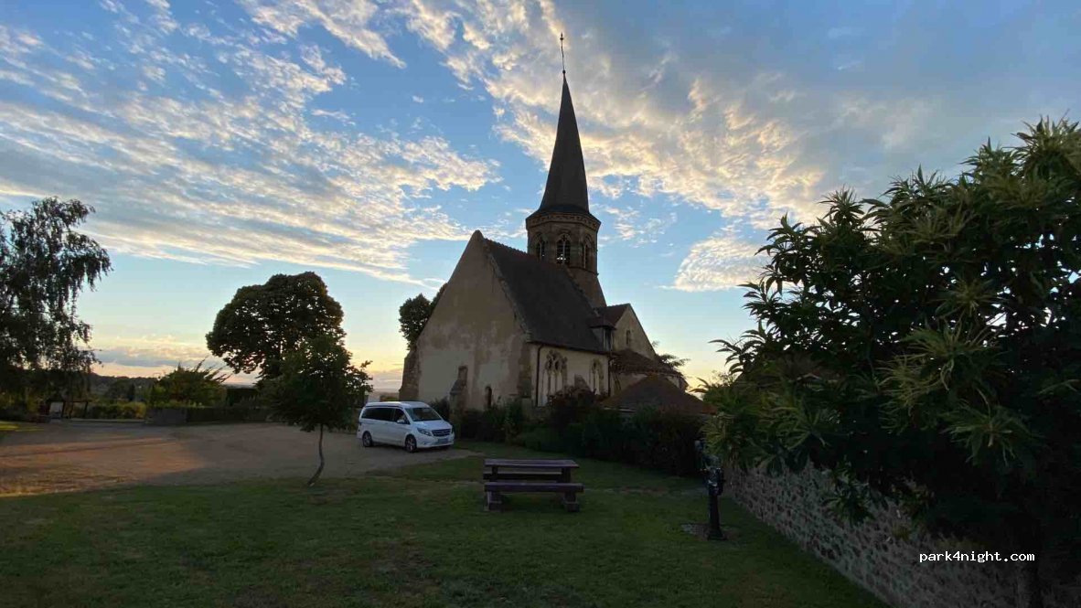 (03390) Saint-Bonnet-de-Four - 5 Rue des Acacias — foto 2