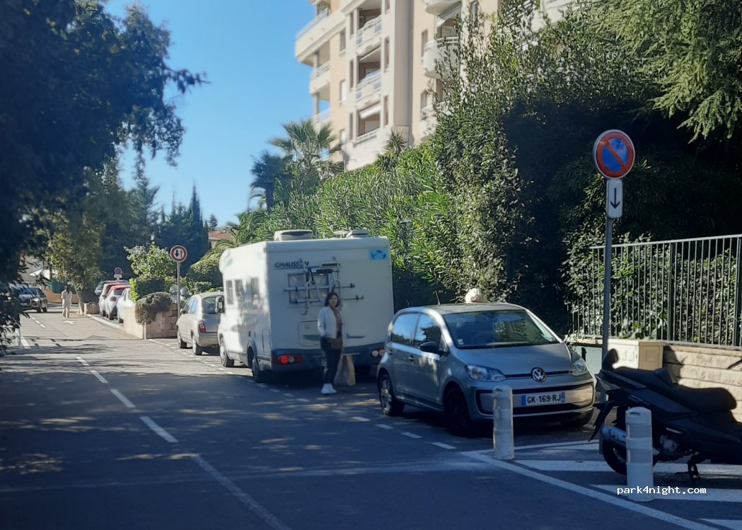 (06100) Nice - 12 Avenue Sainte-Colette — foto 2