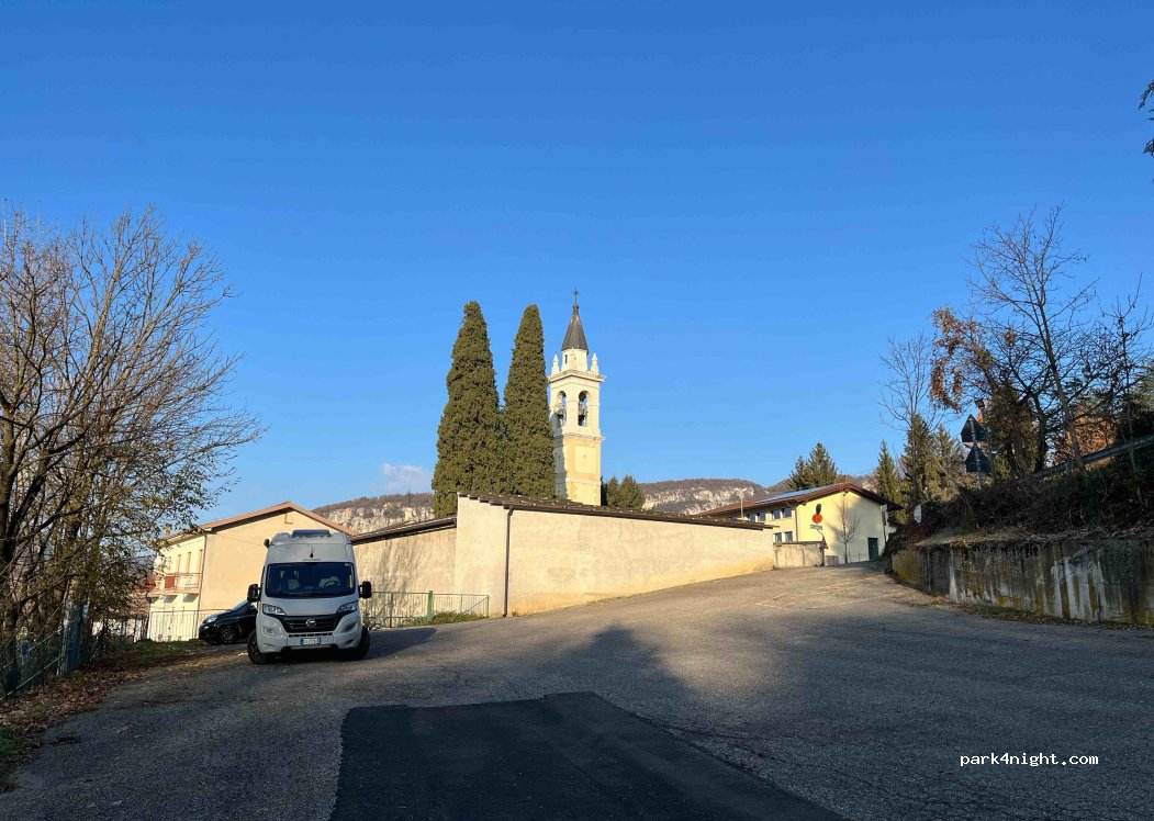 (37021) Lughezzano - Piazza Don Antonio Fasani — foto 2