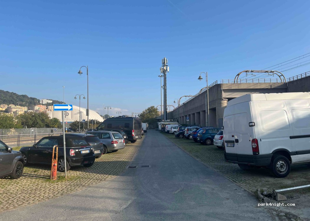 (16157) Genova - Via Pra' — foto