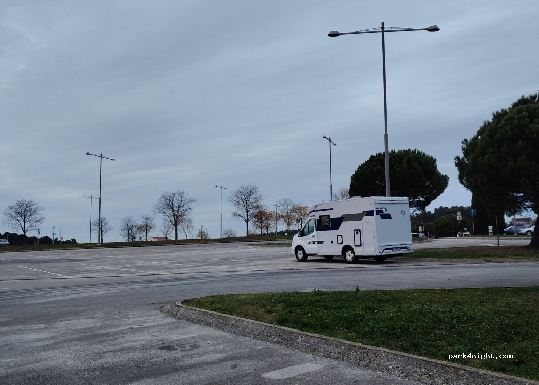 (52440) Poreč - 22 Ulica Karla Huguesa — foto