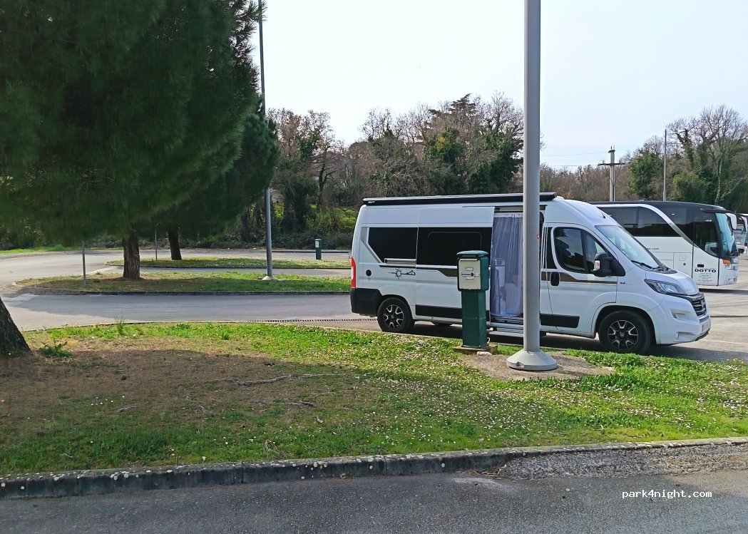 (52440) Poreč - 22 Ulica Karla Huguesa — foto 2
