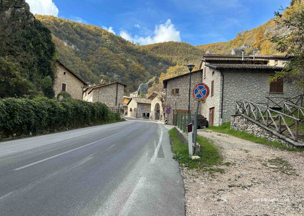 (06043) Roccaporena - 2 Frazione di Roccaporena — foto 3