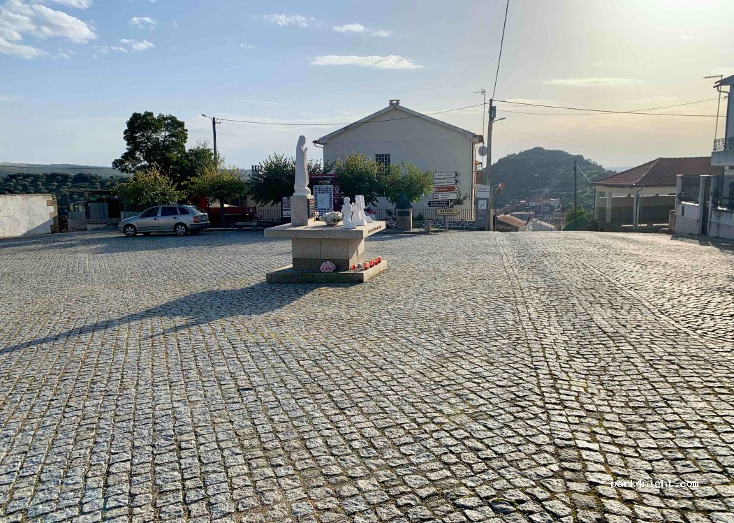(5150-111) Castelo Melhor - 8 Largo do Cemitério — foto 2