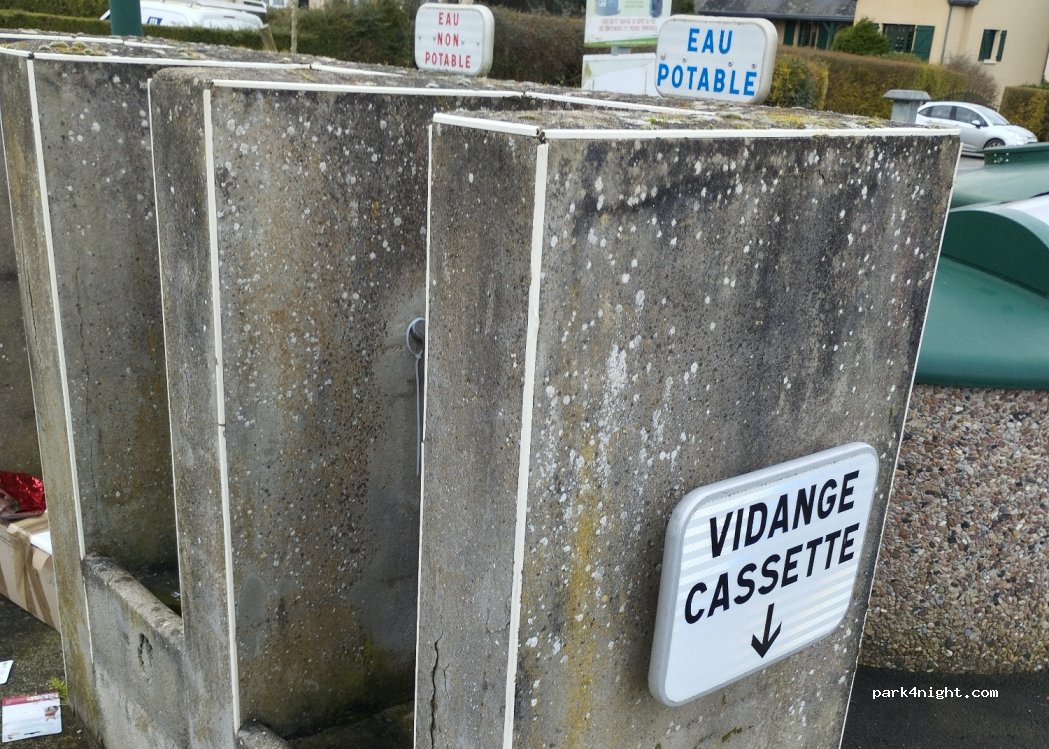 Aire de camping-car de Chailland — foto 3