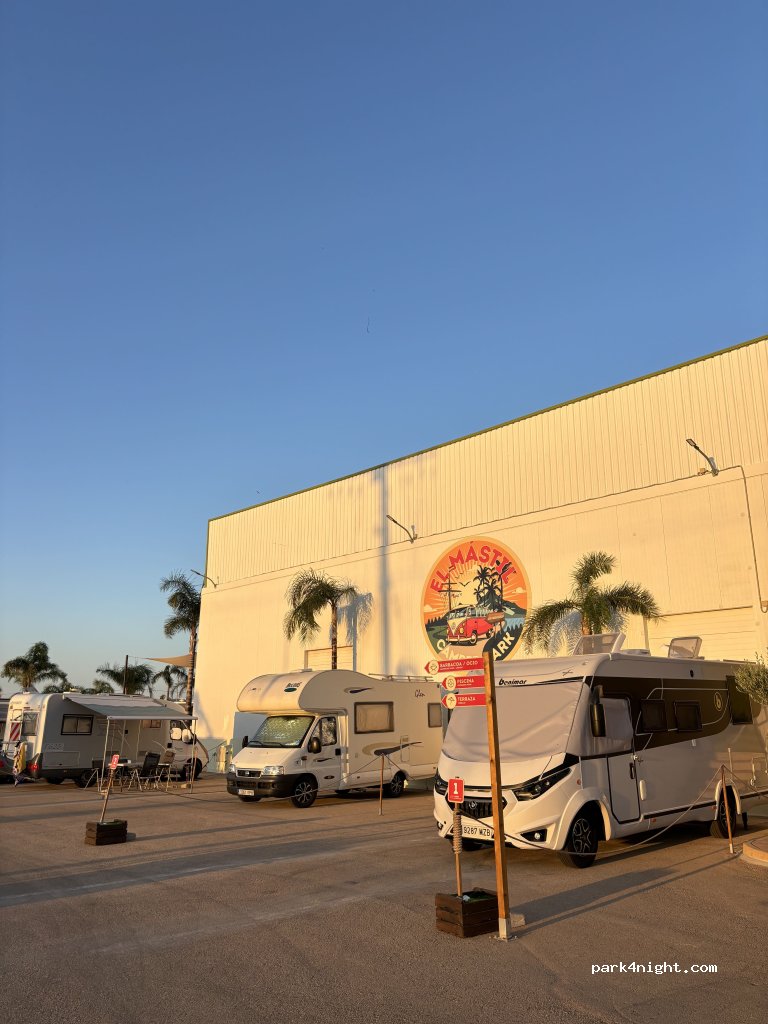 El Mástil Area de autocaravanas — foto