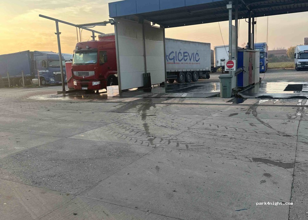 (322482) Laćarak - 371v Ulica 1. Novembra — foto