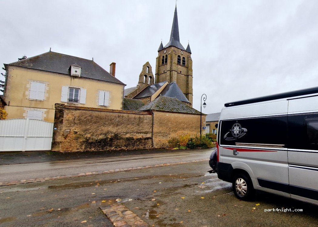 (28140) Cormainville - 4 Place de l'Église — foto