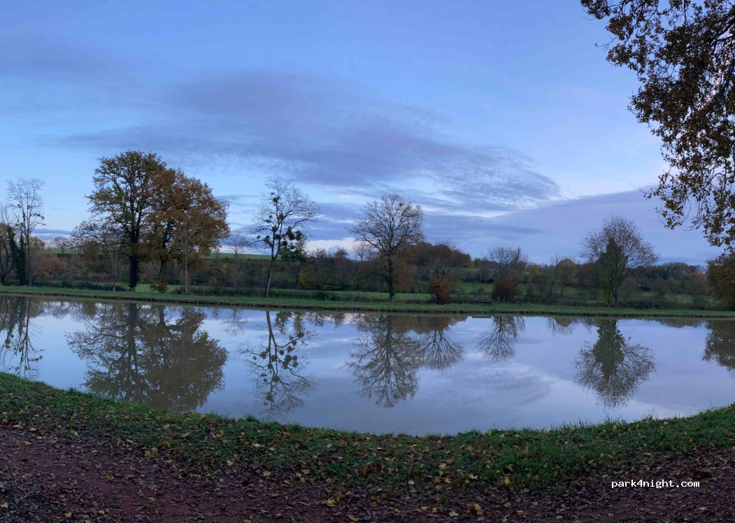(58110) Châtillon-en-Bazois - Rte du Canal — foto