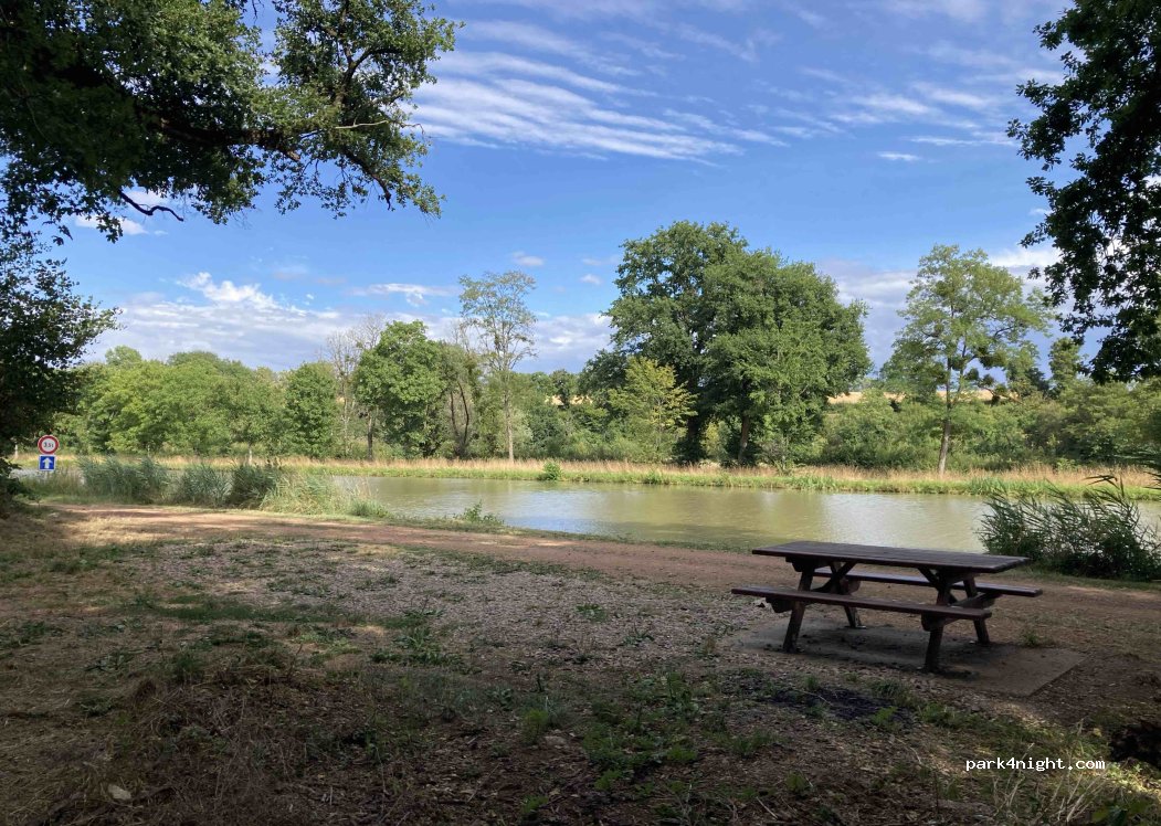 (58110) Châtillon-en-Bazois - Rte du Canal — foto 2