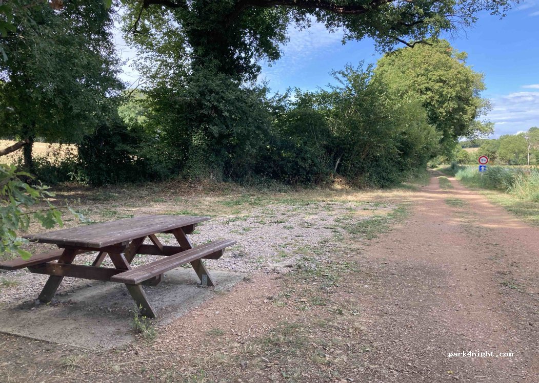 (58110) Châtillon-en-Bazois - Rte du Canal — foto 3