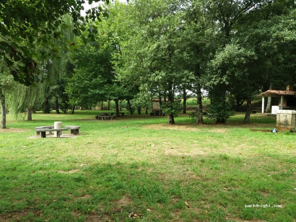 (15841) Santa Comba - Cusaduira — foto 2