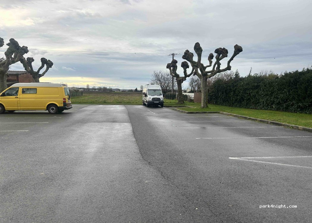 (33350) Saint-Magne-de-Castillon - 57 Avenue du Général de Gaulle — foto 3