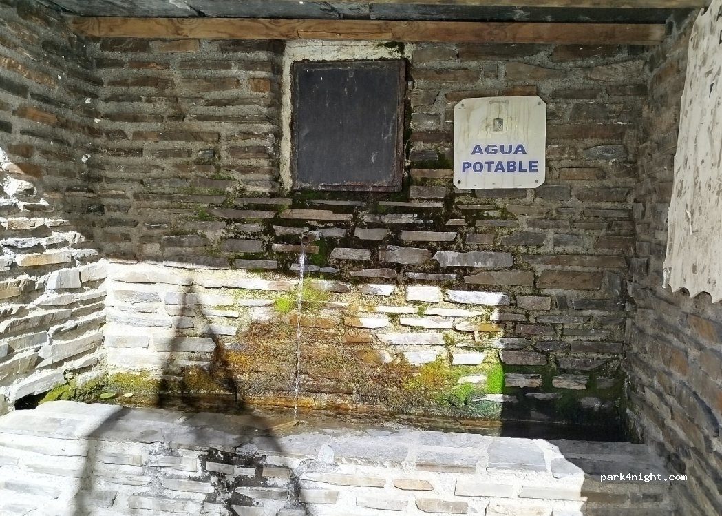 (18417) Trevélez - 4 Plaza Barrio Medio — foto