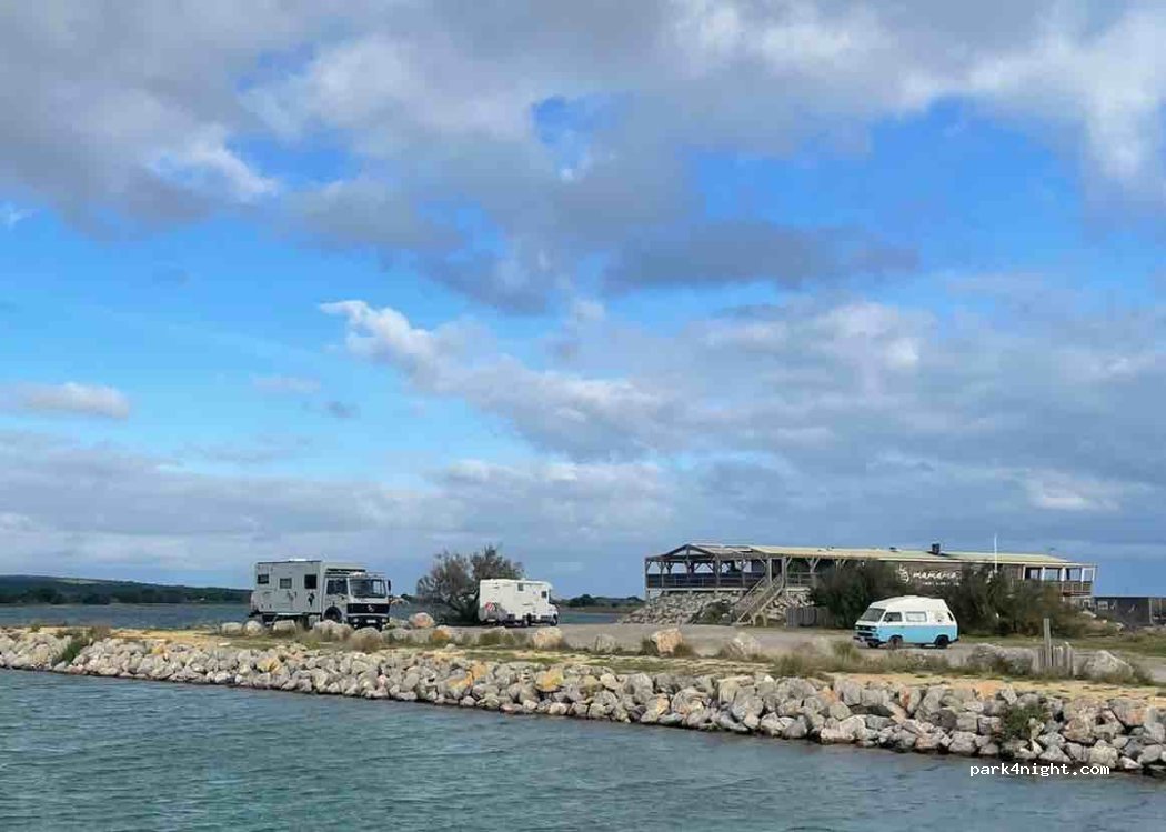 (11430) Gruissan - 1335 Avenue des Plages — foto