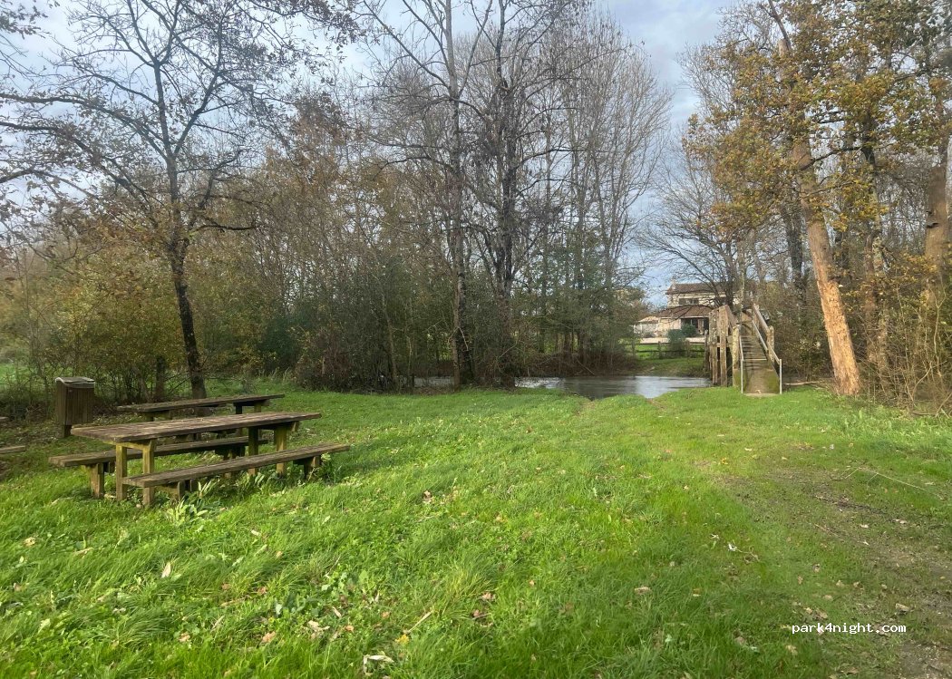 (86160) Sommières-du-Clain - 1 Guidoume — foto