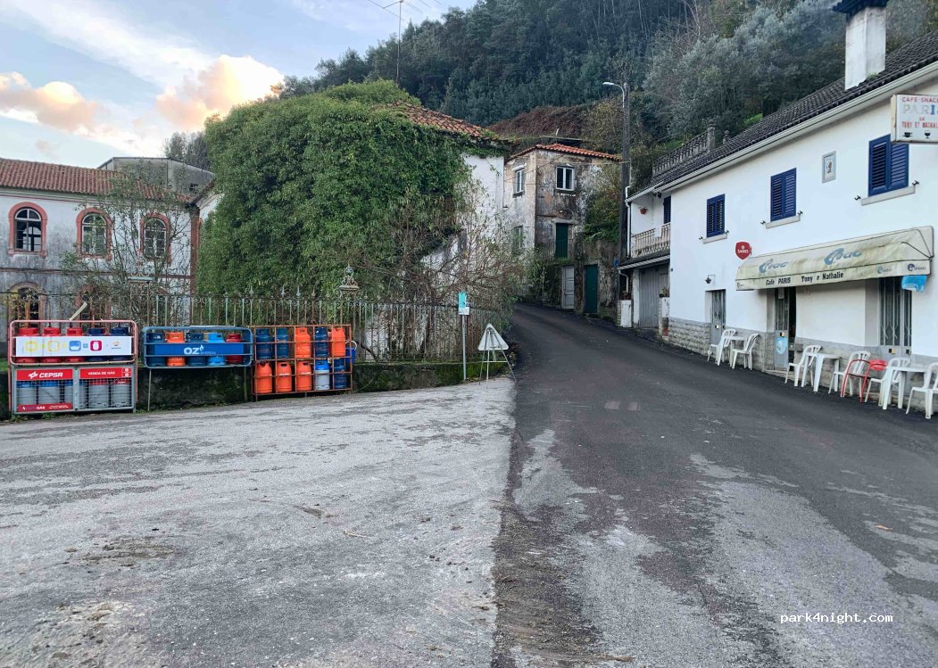 (3330-207) Góis - 3 Rua Da Fábrica — foto