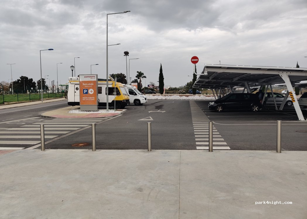 (8400) Parchal - Unnamed road — foto