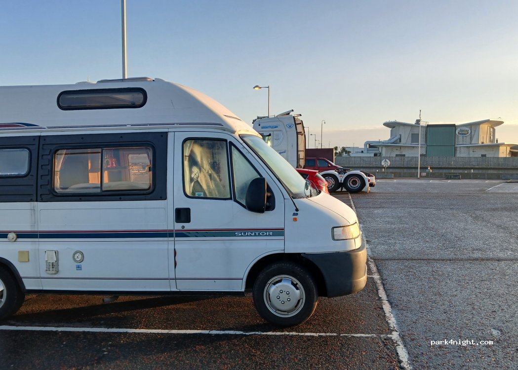 (CH45 2PA) Wallasey - 71 King's Parade — foto 2