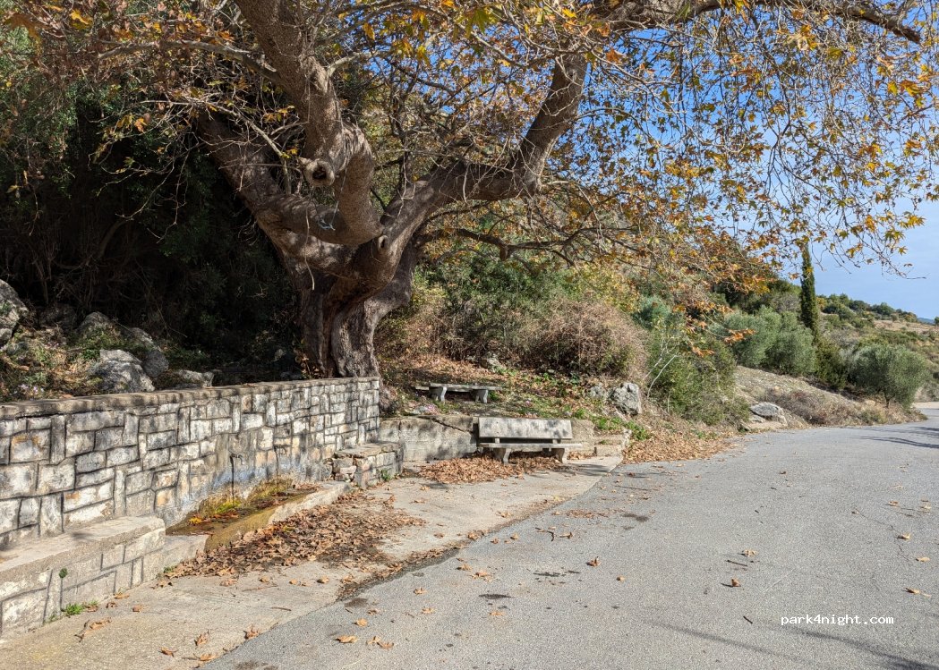 (270 54) Paleochori - Unnamed Road — foto