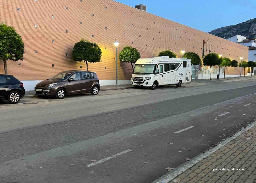 (14860) Doña Mencía - 17 Avenida del Laderon — foto