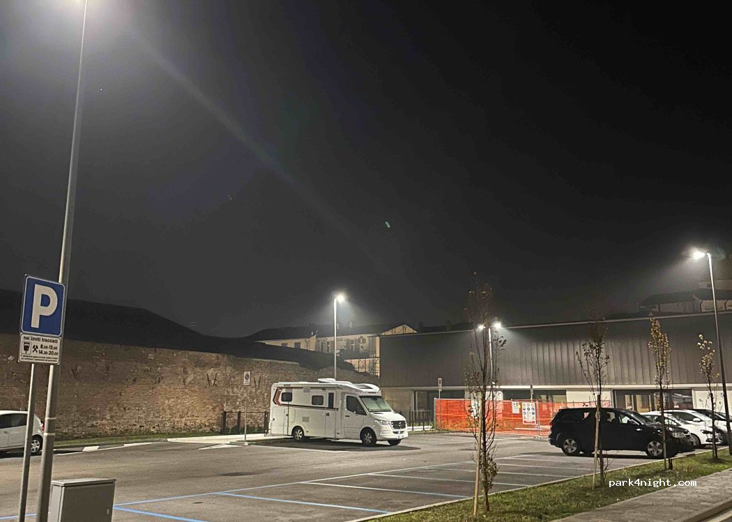 (46100) Mantova - SNC Via Cecil Grayson — foto