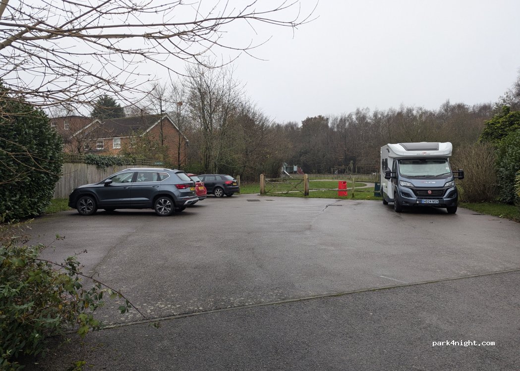 (RH13 6PQ) Horsham - 10 Owlbeech Way — foto