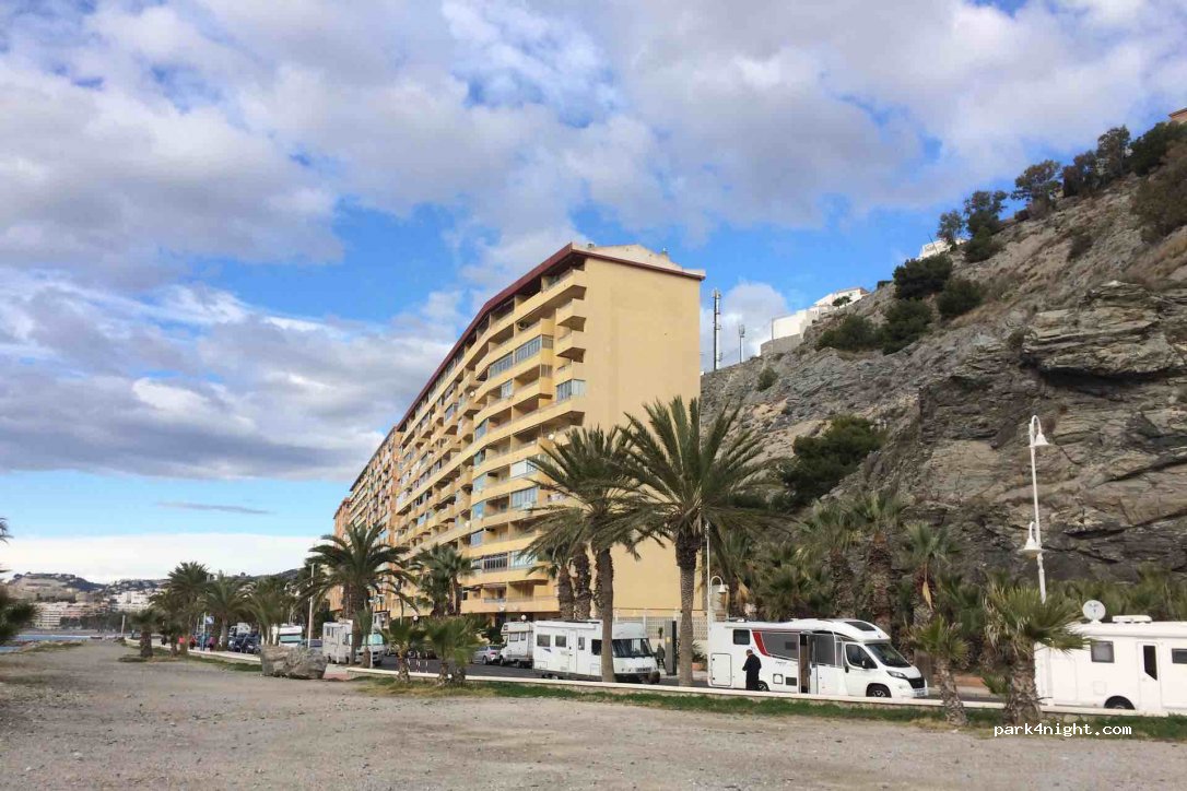 (18690) Almuñécar - 3 Avenida Amelia Sánchez de Alcázar — foto 3