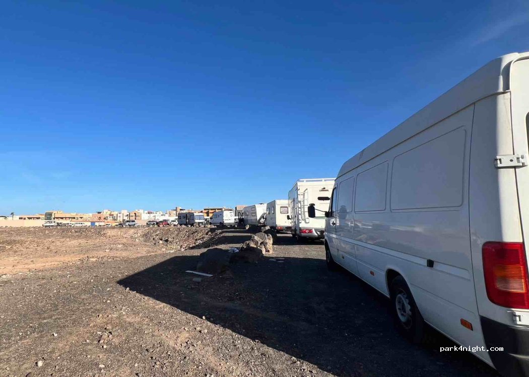 (35660) Corralejo - 61 Parque Holandés — foto 3