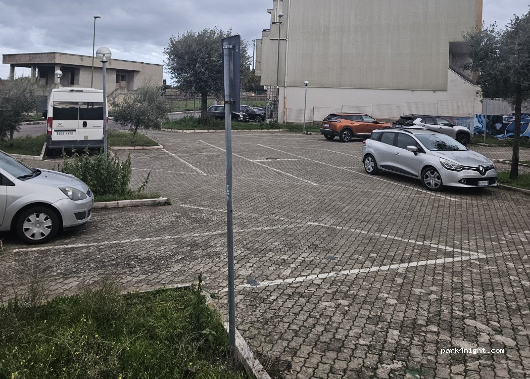 (70010) Locorotondo - 9 Via San Pantaleo — foto