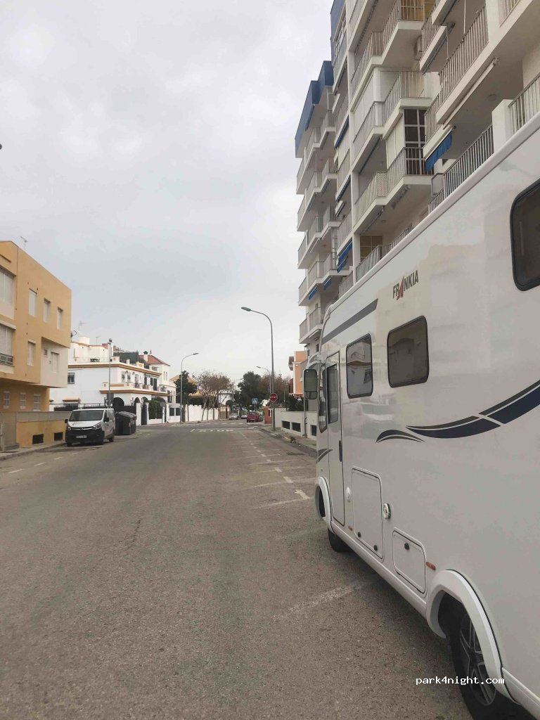 (11550) Chipiona - 67 Avenida de Cádiz — foto 3