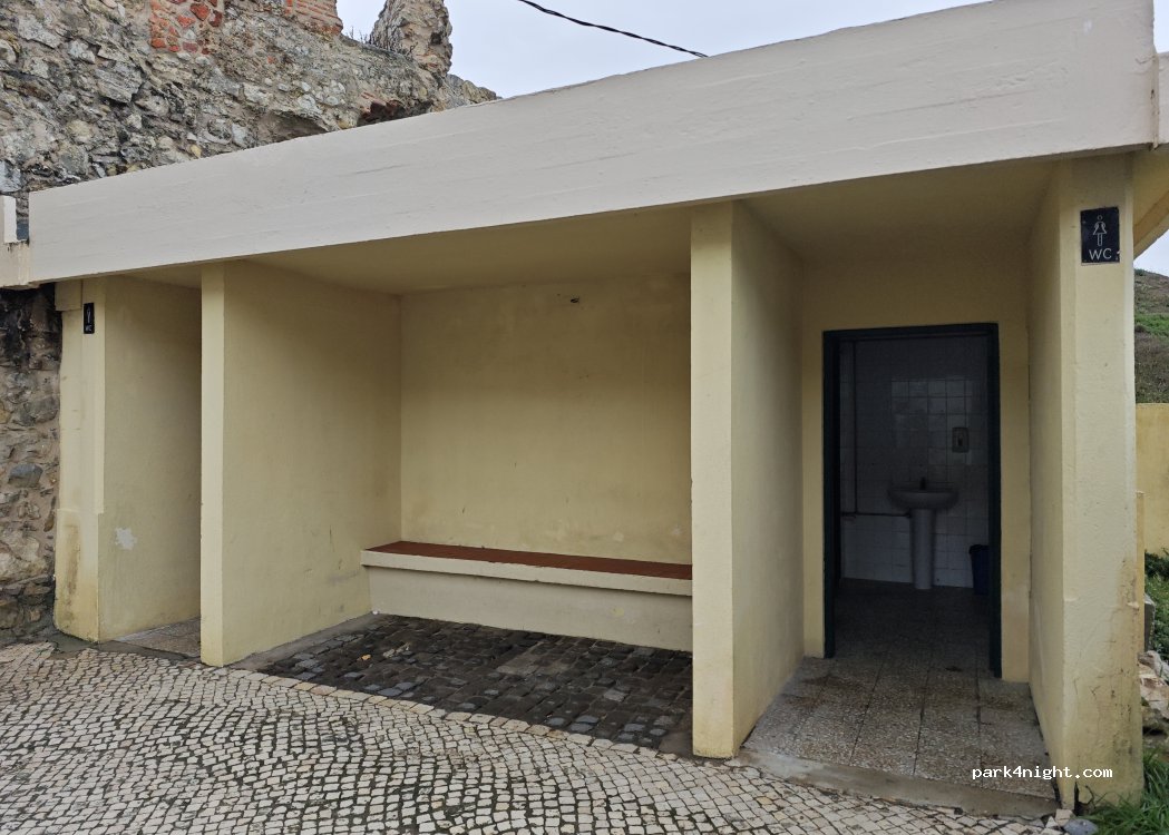 (2520-202) Peniche - 22 Avenida 25 de Abril — foto