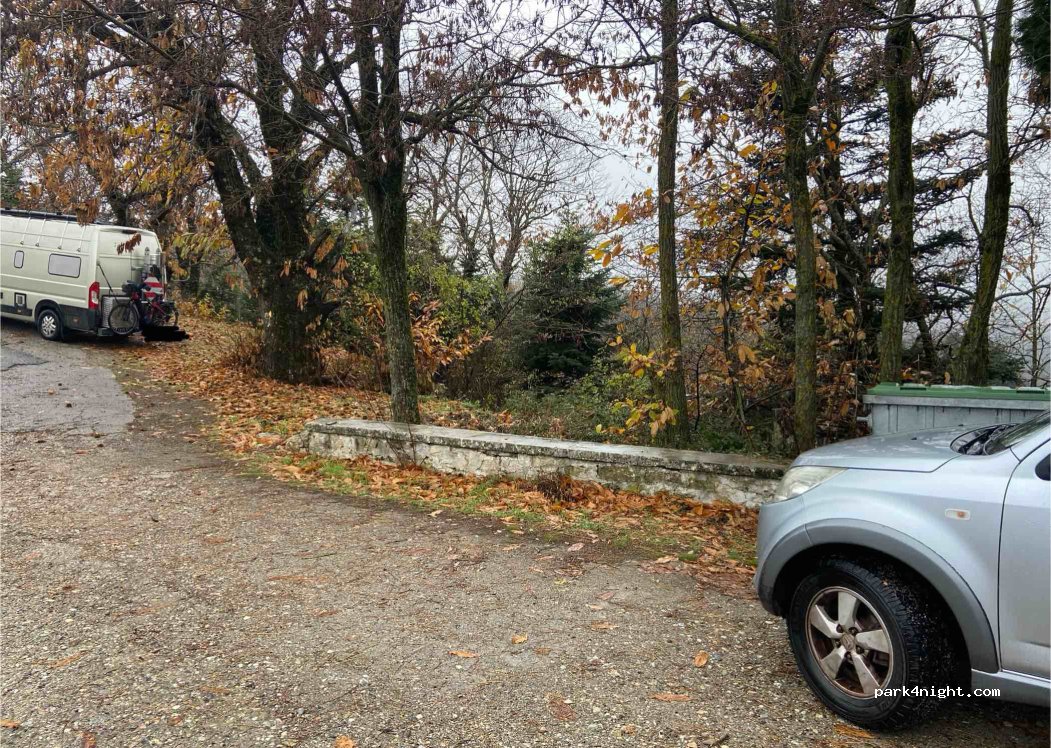 (230 51) Leonidio - Unnamed Road — foto