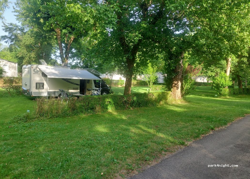 Camping Les Cinq Châteaux*** — foto