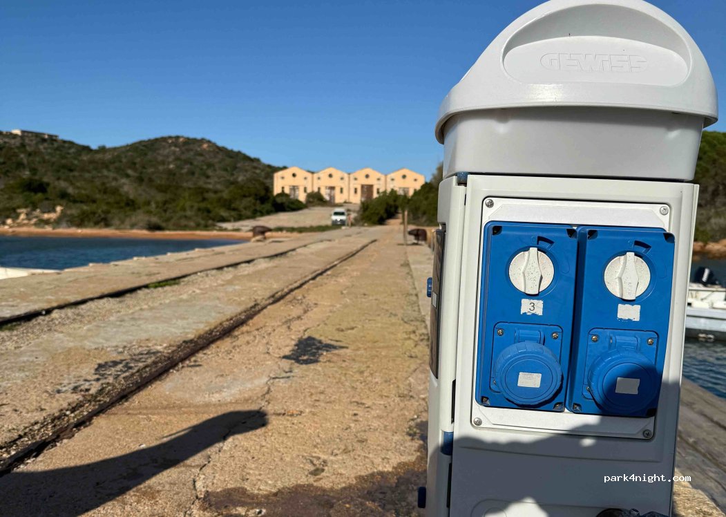 (07024) La Maddalena - Unnamed Road — foto