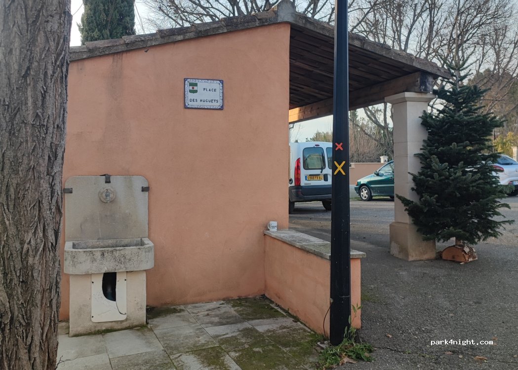 (84220) Roussillon - 9 Rue du Lavoir — foto 2