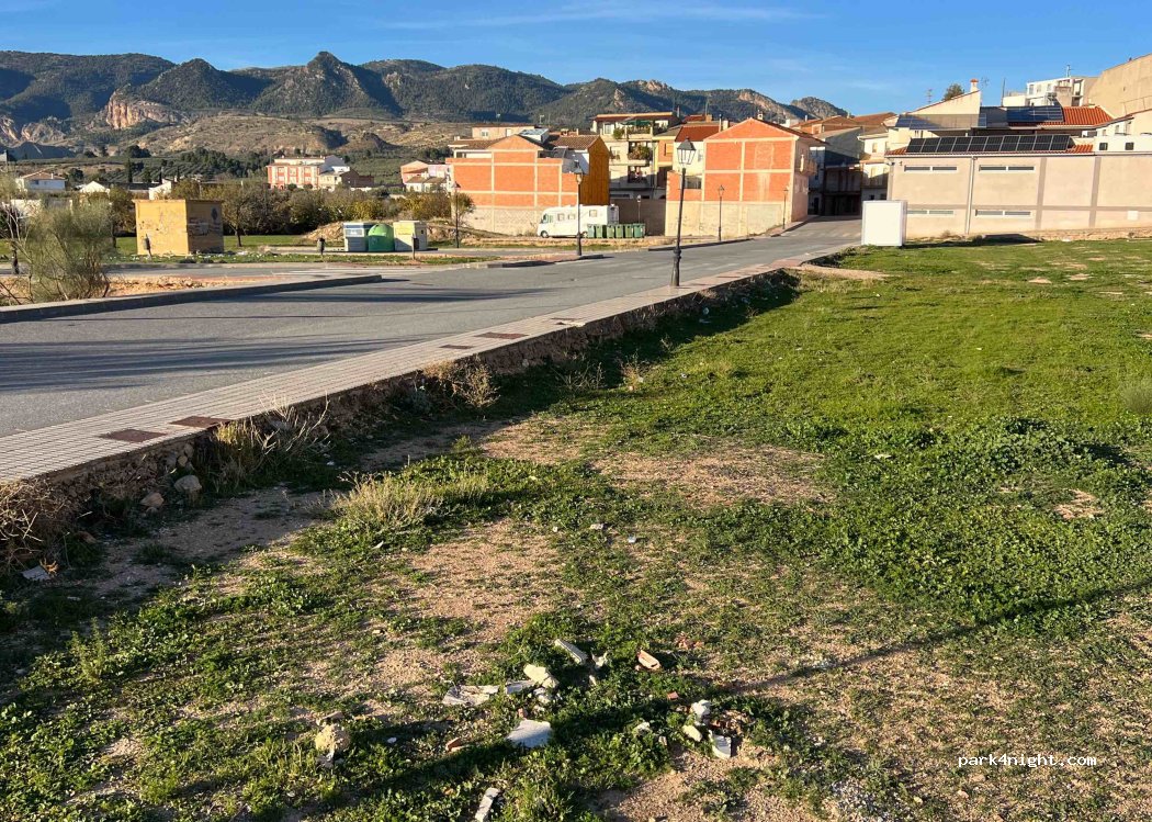 (23485) Pozo Alcón - 23 Avenida Hinojares — foto