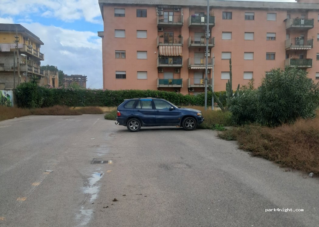 (90135) Palermo - 9 Via Siccheria Quattro Camere — foto