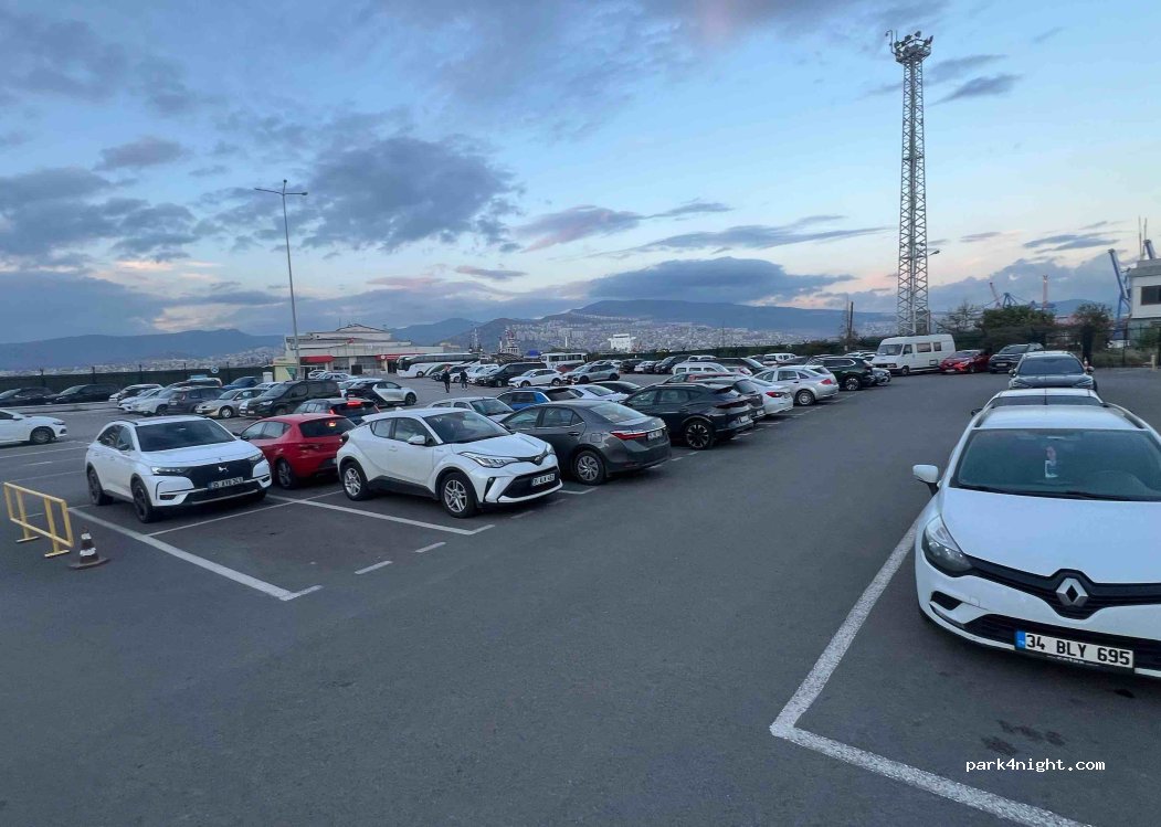 (35220) Konak - 97 İzmir Liman İşletmesi Müdürlüğü Girişi — foto 2