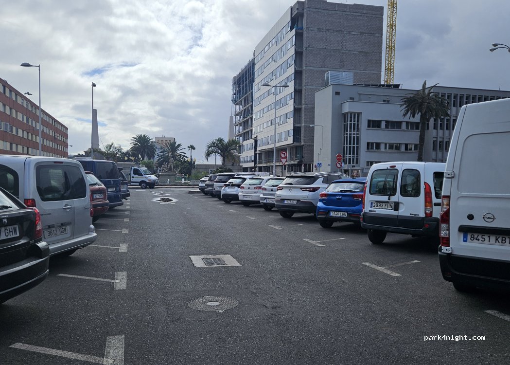 (35008) Las Palmas de Gran Canaria - 215 Calle la Naval — foto