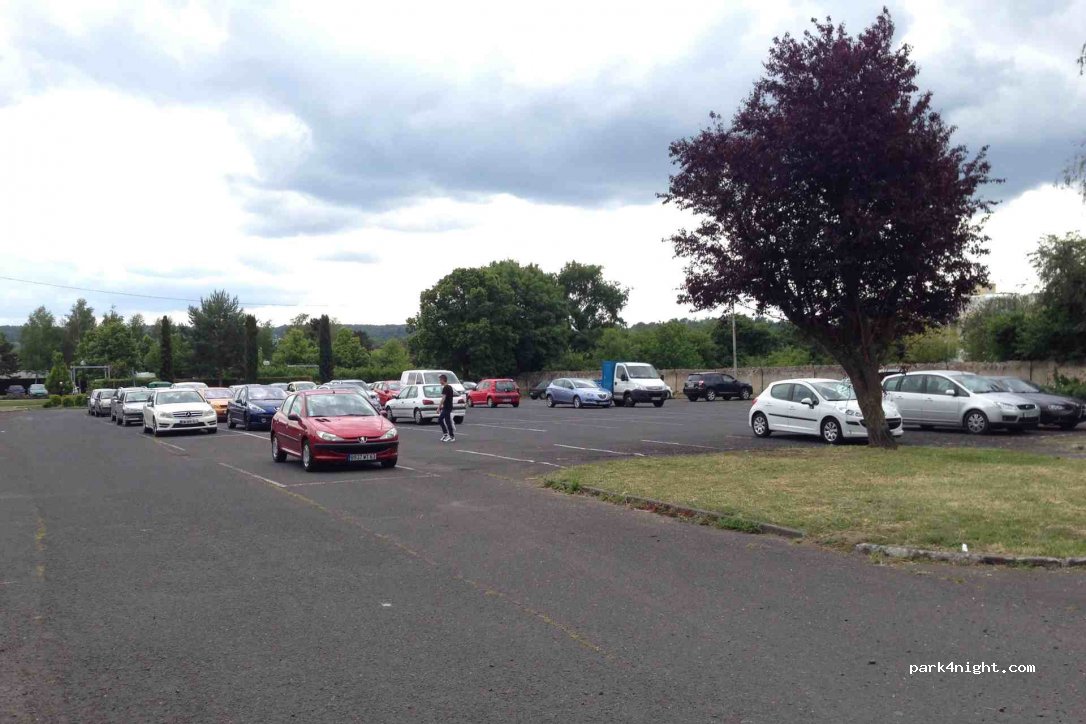 (63500) Issoire - 45 Rue du 8 Mai — foto 3