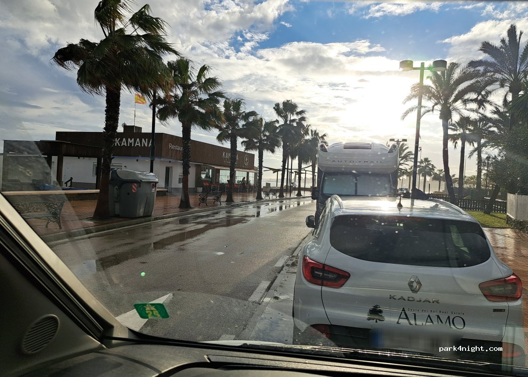 (29640) Fuengirola - 128 Paseo Marítimo Rey de España — foto