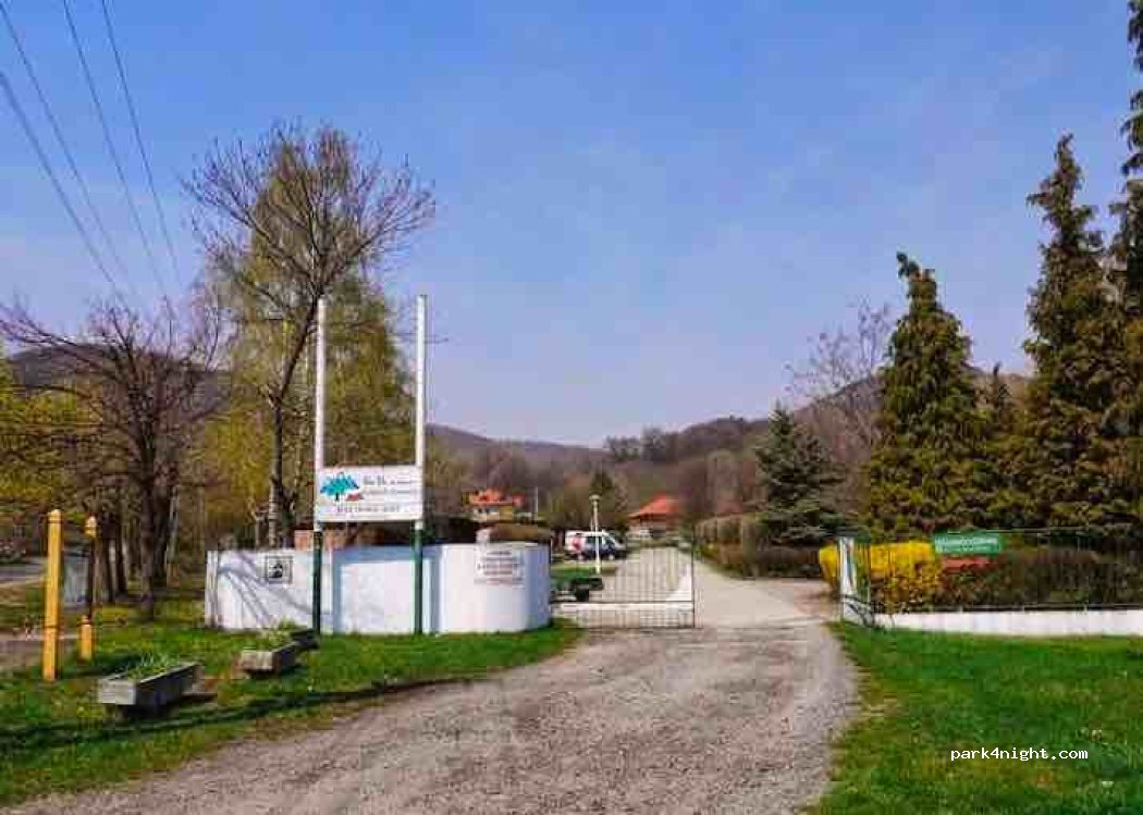 Diósjenői Kemping — foto