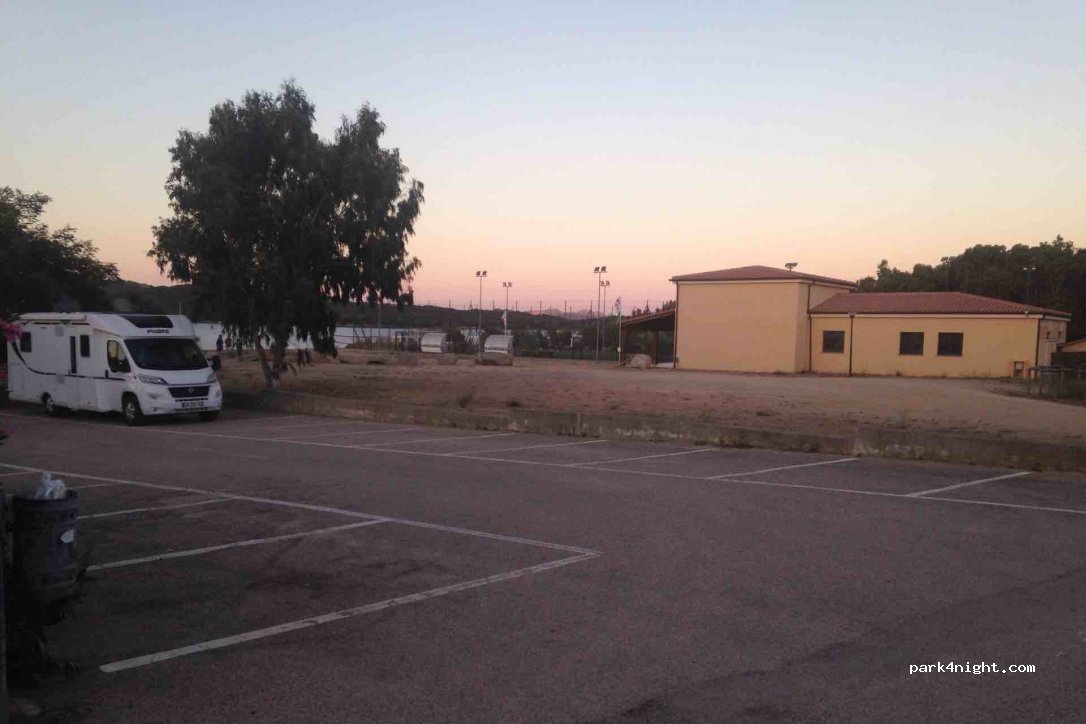 (07028) Porto Pozzo - 3A Piazzale Porto Turistico — foto