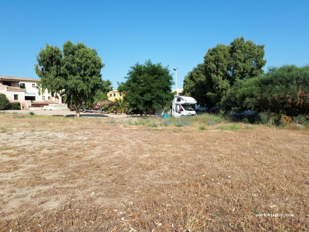 (07028) Porto Pozzo - 3A Piazzale Porto Turistico — foto 2